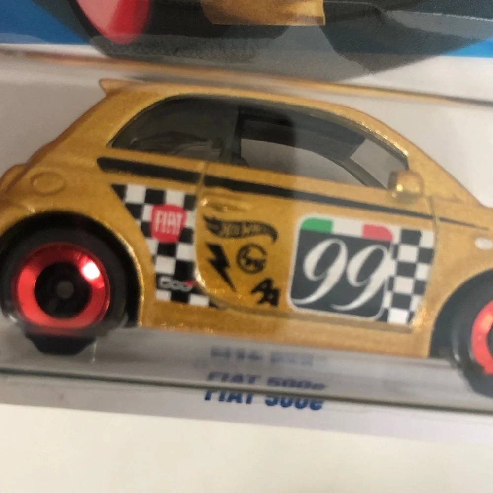 Mattel Hot Wheels Gold Fiat 500e Toy Car
